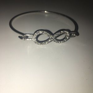 🌸CUTE SILVER BRACELET🌸